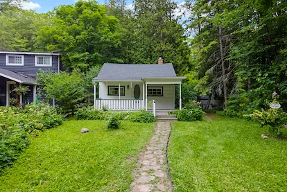 18 Cottage Road, Mono