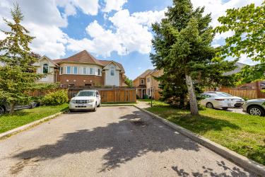 198 Pressed Brick Drive, Brampton