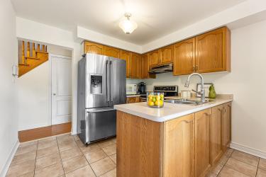 198 Pressed Brick Drive, Brampton