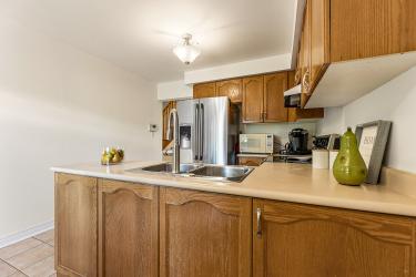 198 Pressed Brick Drive, Brampton