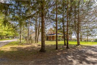 282398 County Road 10, Grand Valley