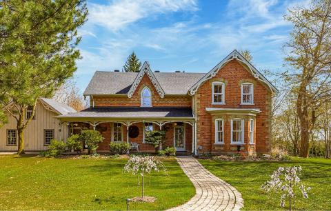 282398 County Road 10, Grand Valley