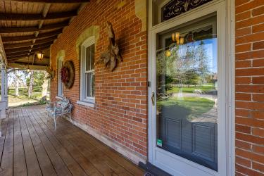 282398 County Road 10, Grand Valley