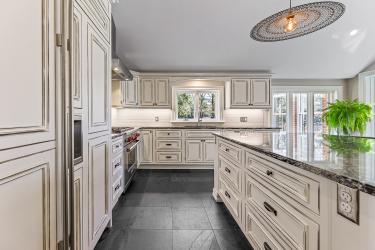 282398 County Road 10, Grand Valley