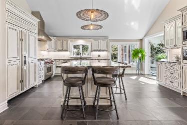 282398 County Road 10, Grand Valley
