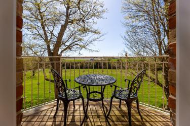 282398 County Road 10, Grand Valley