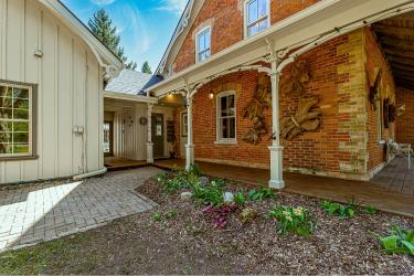 282398 County Road 10, Grand Valley