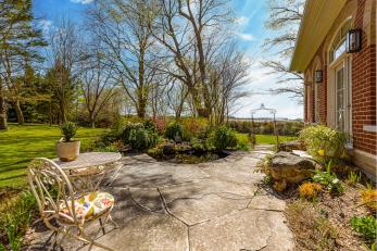 282398 County Road 10, Grand Valley