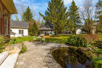 282398 County Road 10, Grand Valley