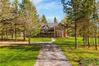 282398 County Road 10, Grand Valley