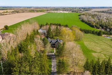 282398 County Road 10, Grand Valley