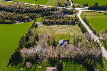 282398 County Road 10, Grand Valley