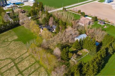 282398 County Road 10, Grand Valley