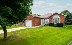652 Canfield Place, Shelburne