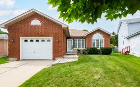652 Canfield Place, Shelburne