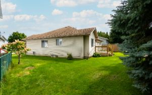 652 Canfield Place, Shelburne