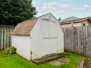652 Canfield Place, Shelburne