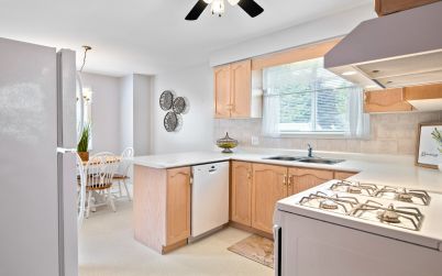 652 Canfield Place, Shelburne