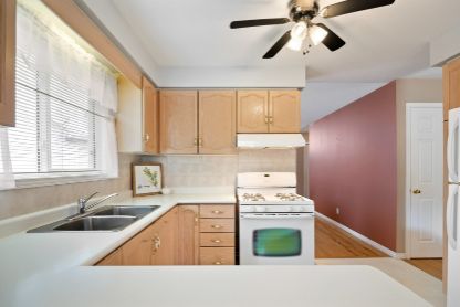 652 Canfield Place, Shelburne