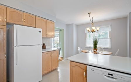 652 Canfield Place, Shelburne