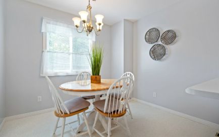 652 Canfield Place, Shelburne