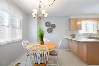 652 Canfield Place, Shelburne