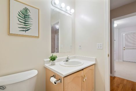 652 Canfield Place, Shelburne