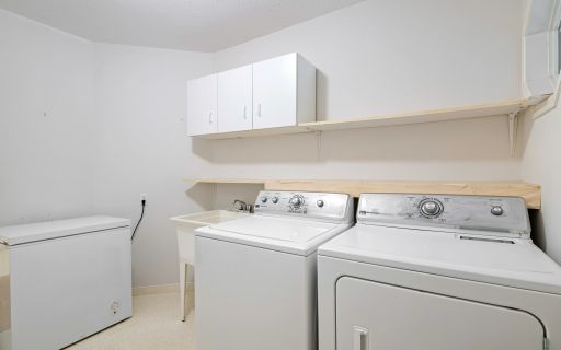 652 Canfield Place, Shelburne
