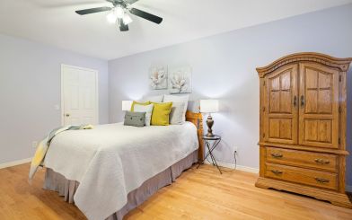 652 Canfield Place, Shelburne