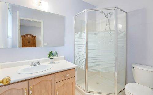 652 Canfield Place, Shelburne