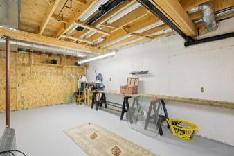 652 Canfield Place, Shelburne