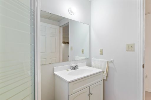 652 Canfield Place, Shelburne
