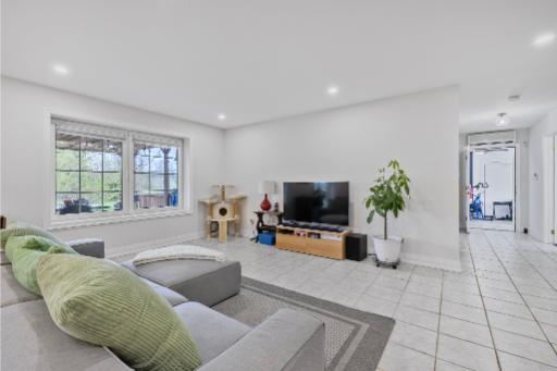 958375 E 7th Line, Mulmur