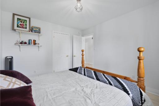 958375 E 7th Line, Mulmur