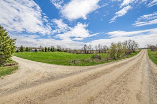 958375 E 7th Line, Mulmur