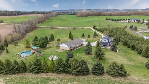 958375 E 7th Line, Mulmur