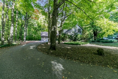 11 Maple Meadow Court, Caledon
