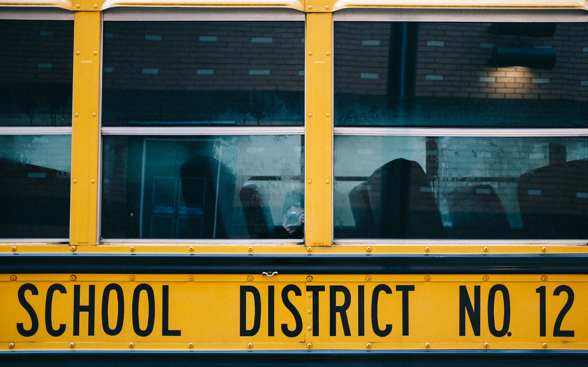 What are the Influences of School Districts on House Worth?