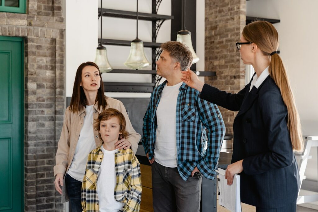 What are the Benefits of Attending an Open House as a Buyer?