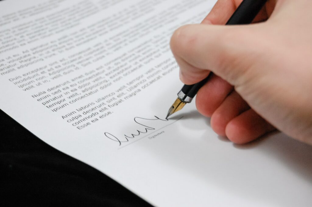 Which of the Following Types of Contracts Has the Least Risk to the Seller?