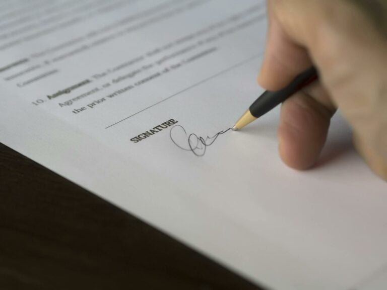 What is the Difference Between a Cosigner and a Guarantor?