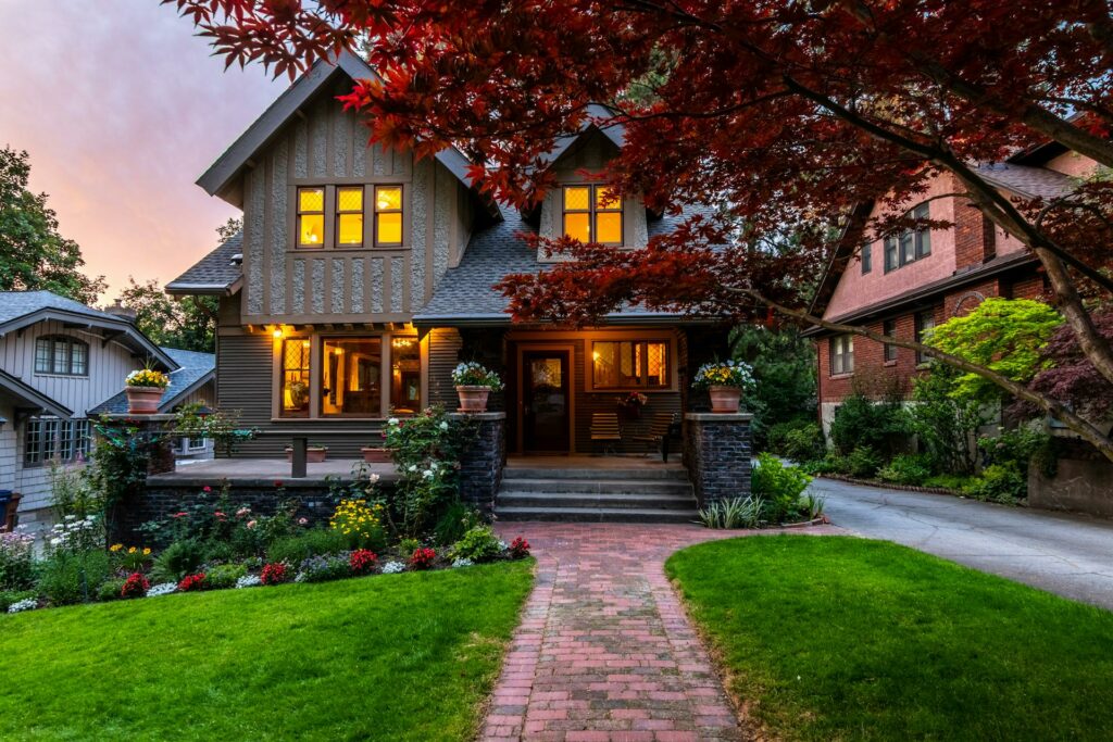 How Can a Realtor Help Me Sell My Home Quickly?