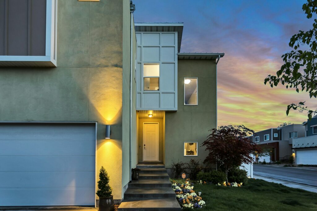 What is the Difference Between a Smart Home and a Normal Home?