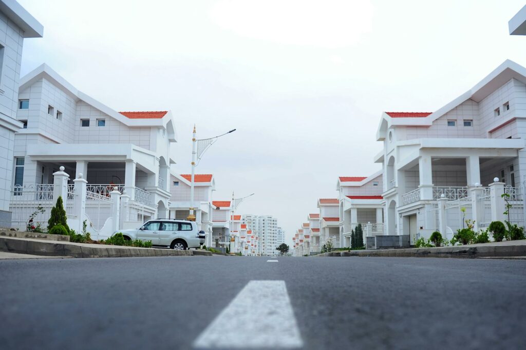 Do Freehold Townhouses Have Maintenance Fees in Ontario?