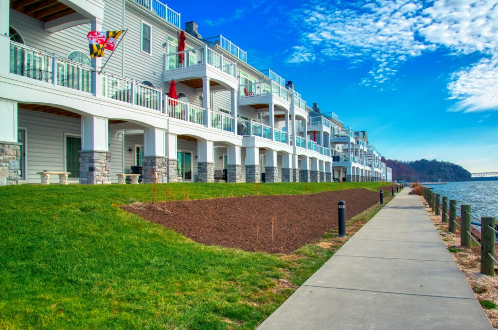 What are the Benefits of a Townhouse Condo?