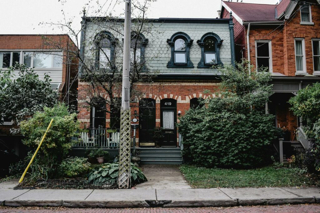 What is a Semi-Duplex House?