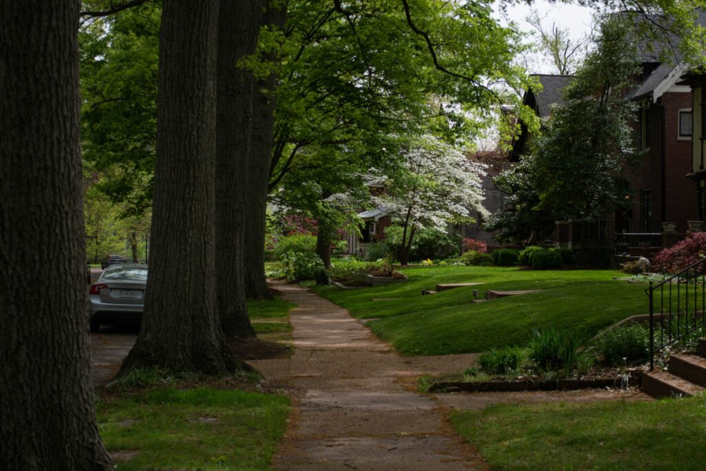How Do You Choose the Right Neighborhood for Downsizing?
