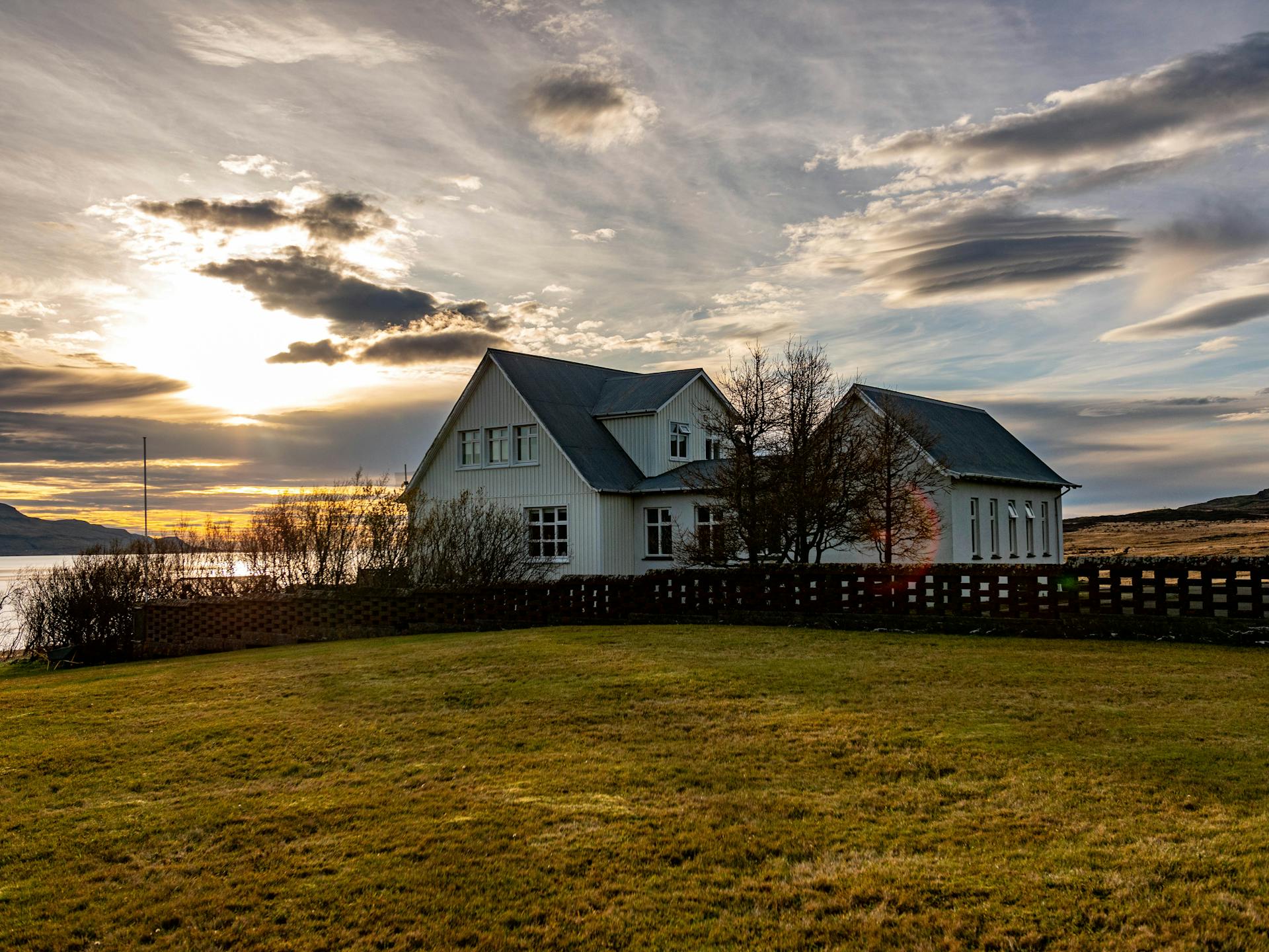 Why Do Buyers Fall in Love With Bad Houses?